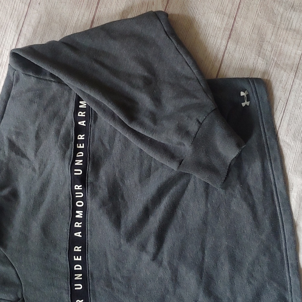 Under Armour Charcoal Cropped Hoodie - Picture 2 of 7